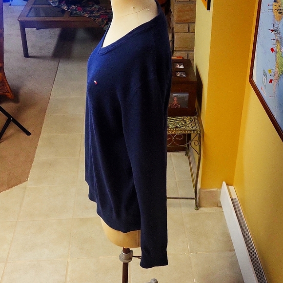 Tommy Hilfiger Signature V Neck men's Long sleeves Sweater, medium, navy blue - Picture 5 of 13